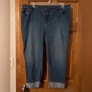 Plus size denim capris